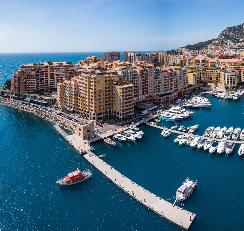 KT - Photo of ships in dock