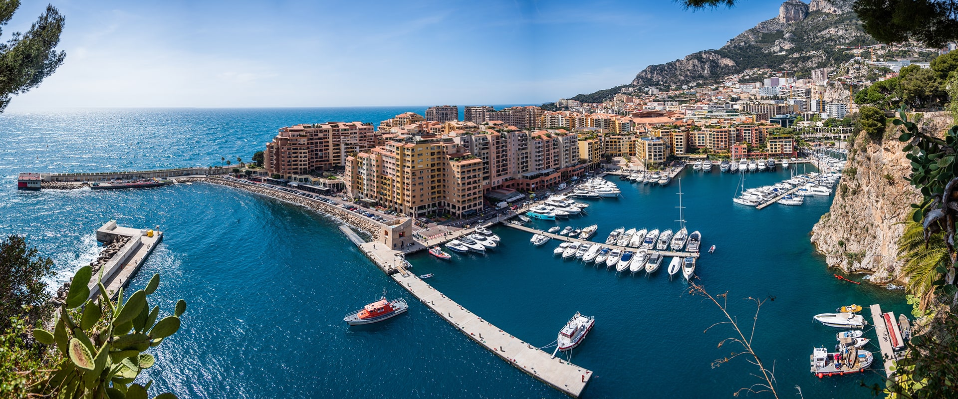 KT - Photo of ships in dock