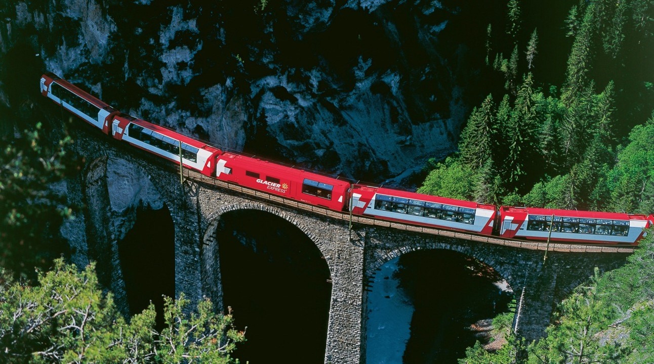 Kuoni Tumlare : 鉄道で旅するロマンチックなスイス - Kuoni Tumlare 