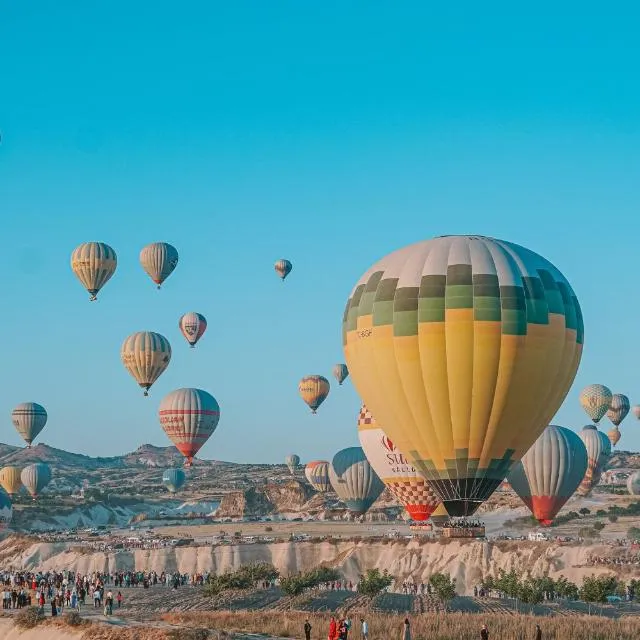 Turkiye: A Melting Pot of East and West