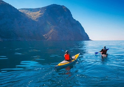 KT - 人們在划皮划艇