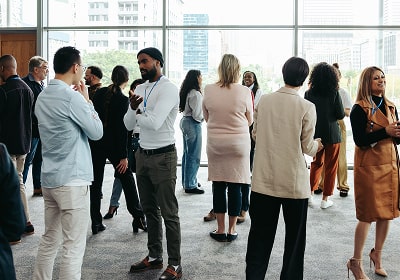 KT-People meeting in a business event