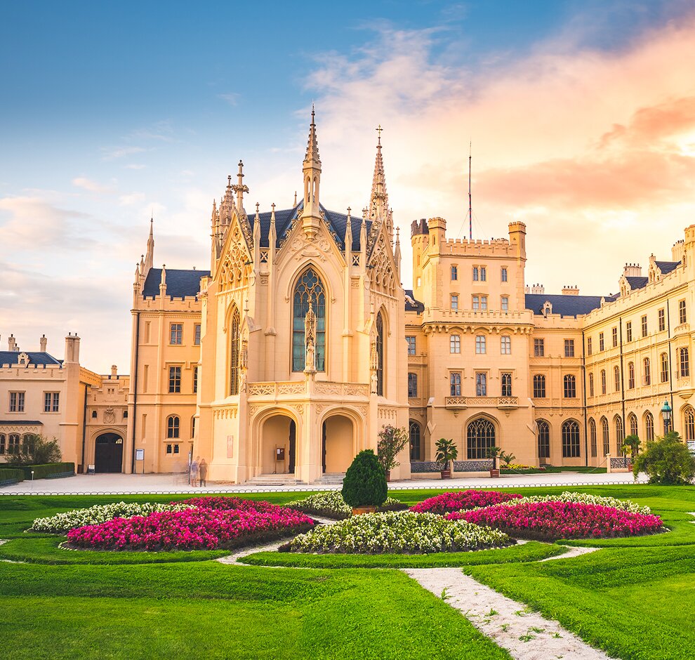 KT - Lednice Chateau in Czech