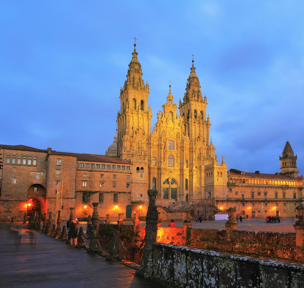 KT - Cathedral of Santiago wide shot