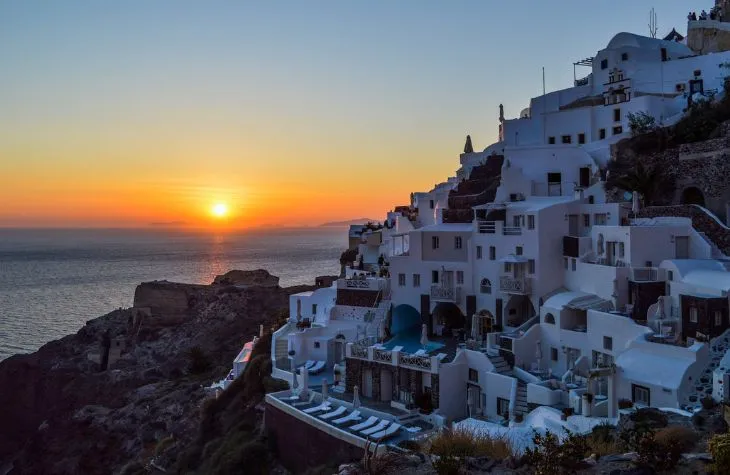 Explore ancient Greece and Enjoy Romantic Islands