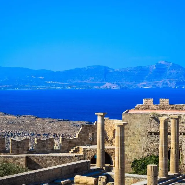 Explore ancient Greece and Enjoy Romantic Islands