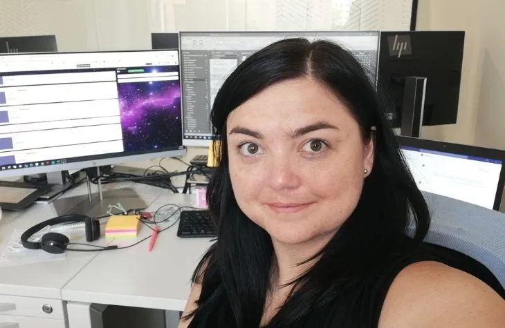 1_adela_blattna_profile_body