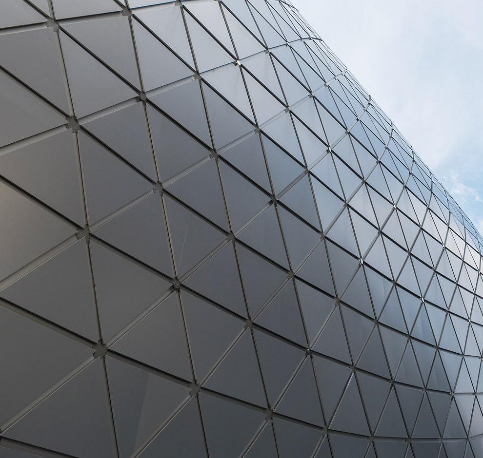 KT-Photo of a building with triangular shaped wall