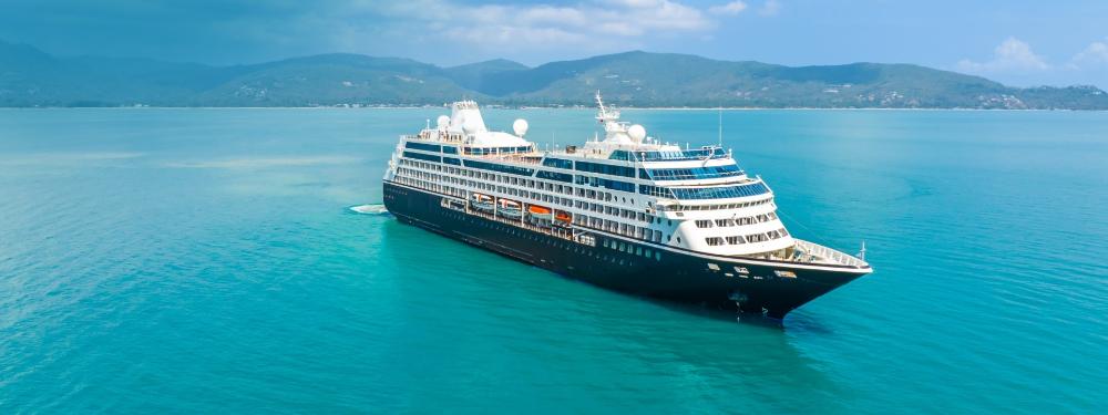 KT-Photo of a cruise ship