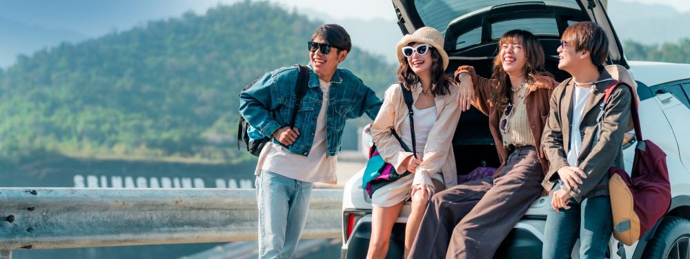 KT-A group of asian friends traveling