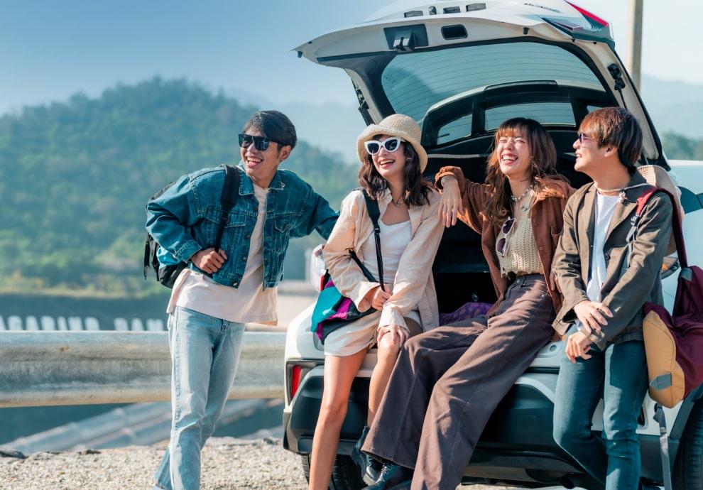 KT-A group of asian friends traveling