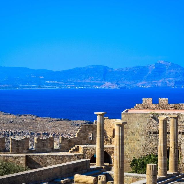 Explore ancient Greece and Enjoy Romantic Islands